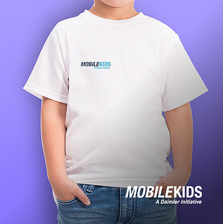Junge mit MobileKids T-Shirt