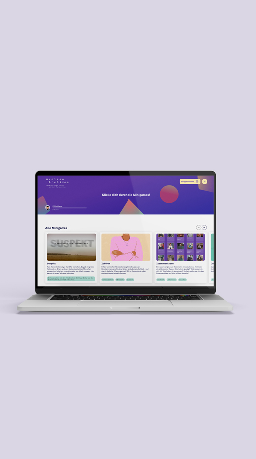 Mock-Up von einem Laptop, der die arolsen school Website zeigt.