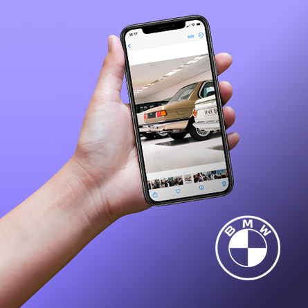 Bild von Oldtimern auf Smartphone