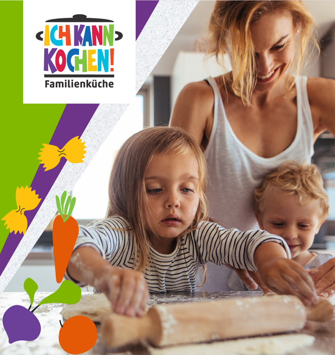 Frau wellt Teig mit Kindern aus