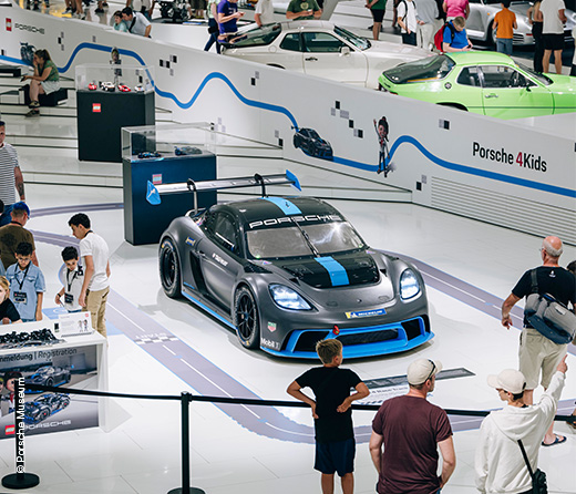 Ausgestellter Porsche im Porsche Museum in Stuttgart