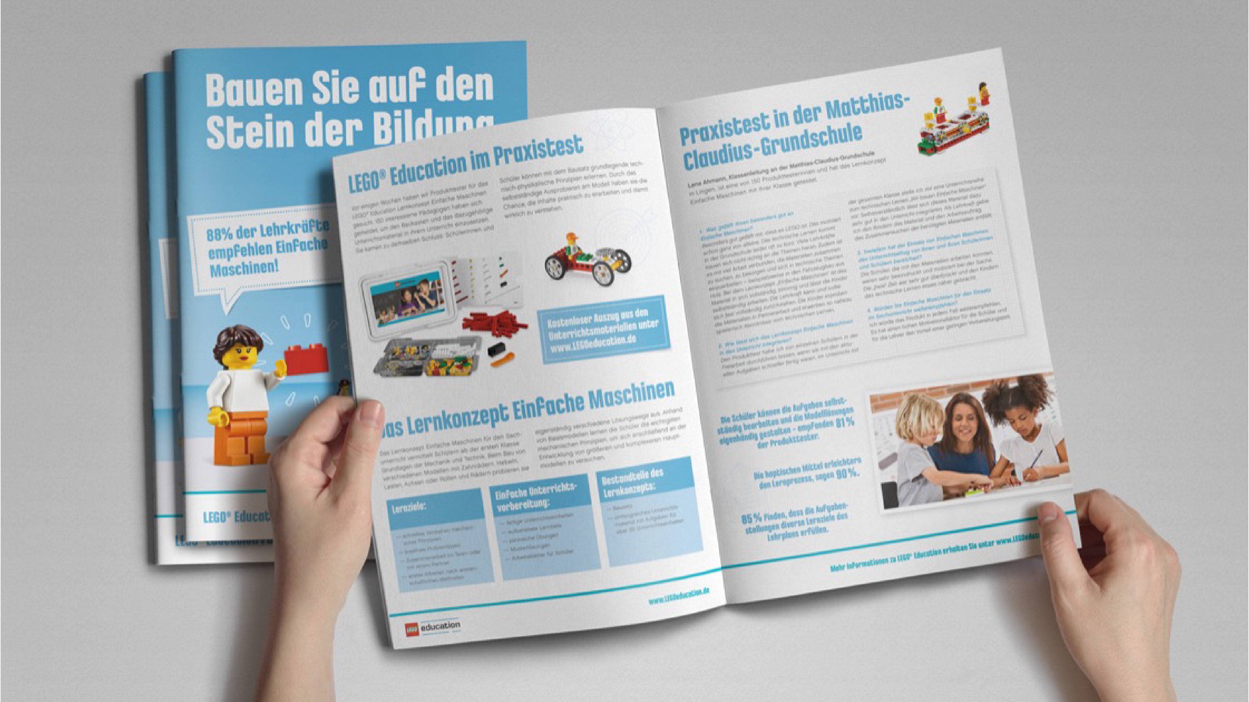 Aufgeschlagene LEGOEducation-Broschüre