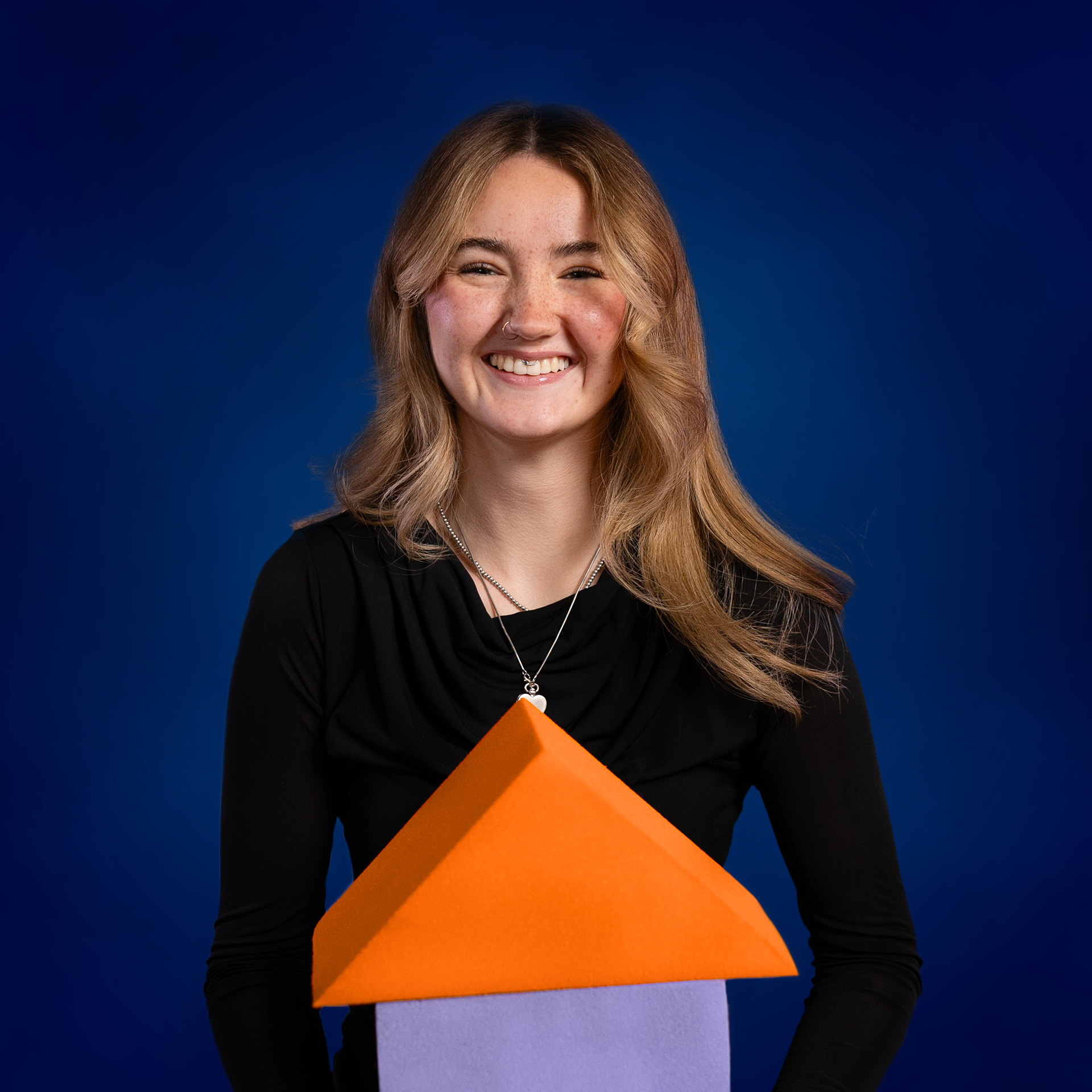 Mitarbeitendenbild von Werkstudentin Social Media Annalena Temp